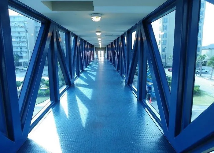Holiday home Crystal Tower 407 By Albvr - Beachfront Pool, Great Amenities And Private Walk-over To *